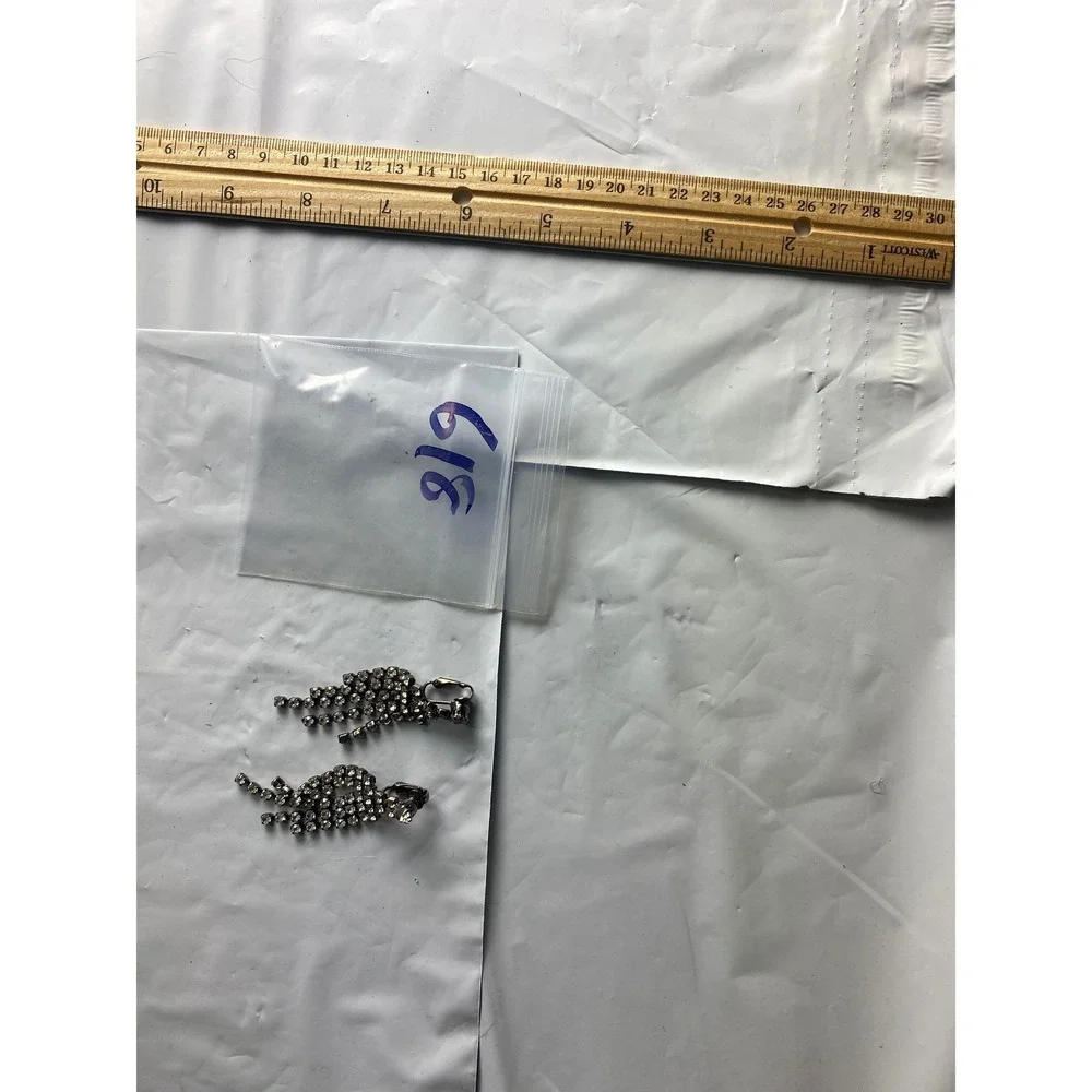 N/A style dangle